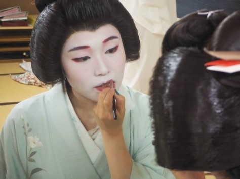 「Meet Geisha Online Drinking：芸者