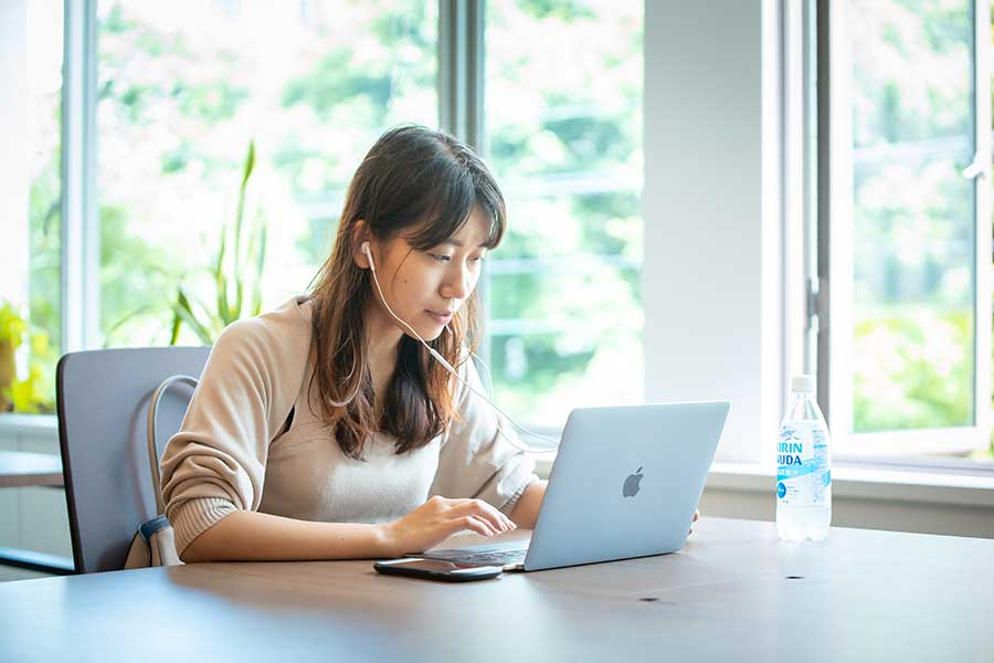 オンライン就活のメリットと、学生や企業が有効活用するポイント